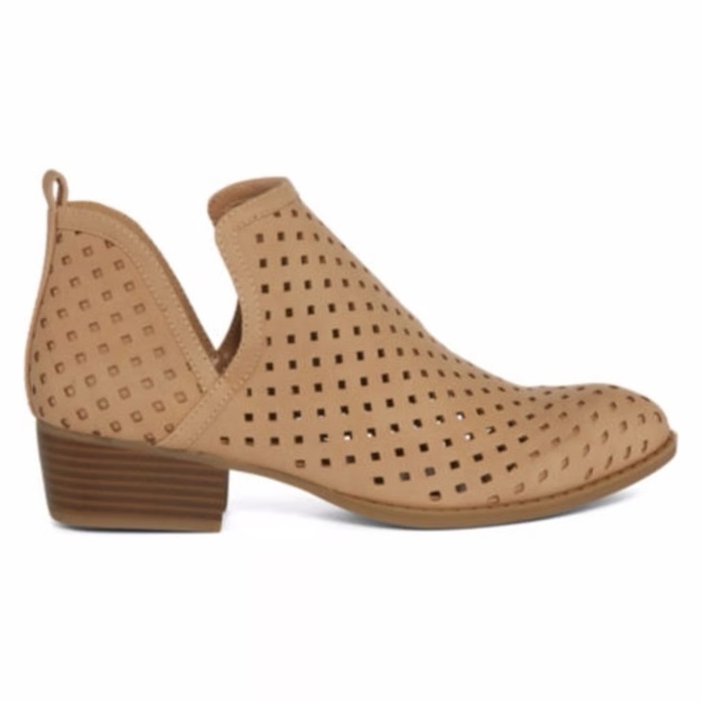 ARIZONA JEAN CO “Ventura” Laser Cut Bootie Size 10